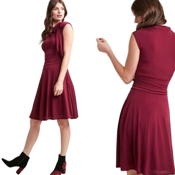 Modcloth Dresses & Skirts - ModCloth Burgundy Retro Tie-Neck Jersey Dress